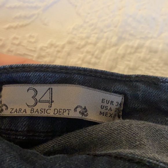ZARA DARK WASH SKINNY JEANS - Picture 4 of 5